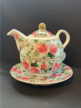 Floral Pink Rose Tea-for-One Set with Gold Trim